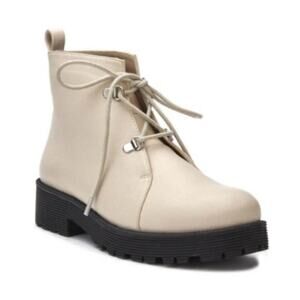 NEW COCONUTS BY MATISSE MILLY LACE-UP BOOTS in bone off white retro size 8 or 9